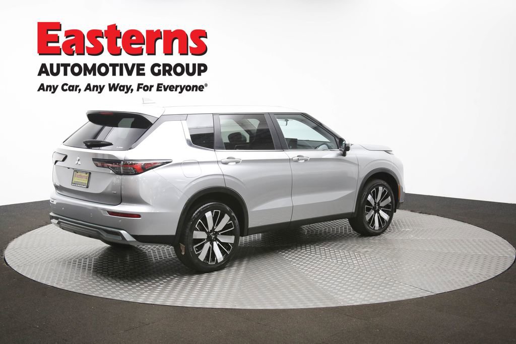 Used 2025 Mitsubishi Outlander SE AWD/4WD image 43