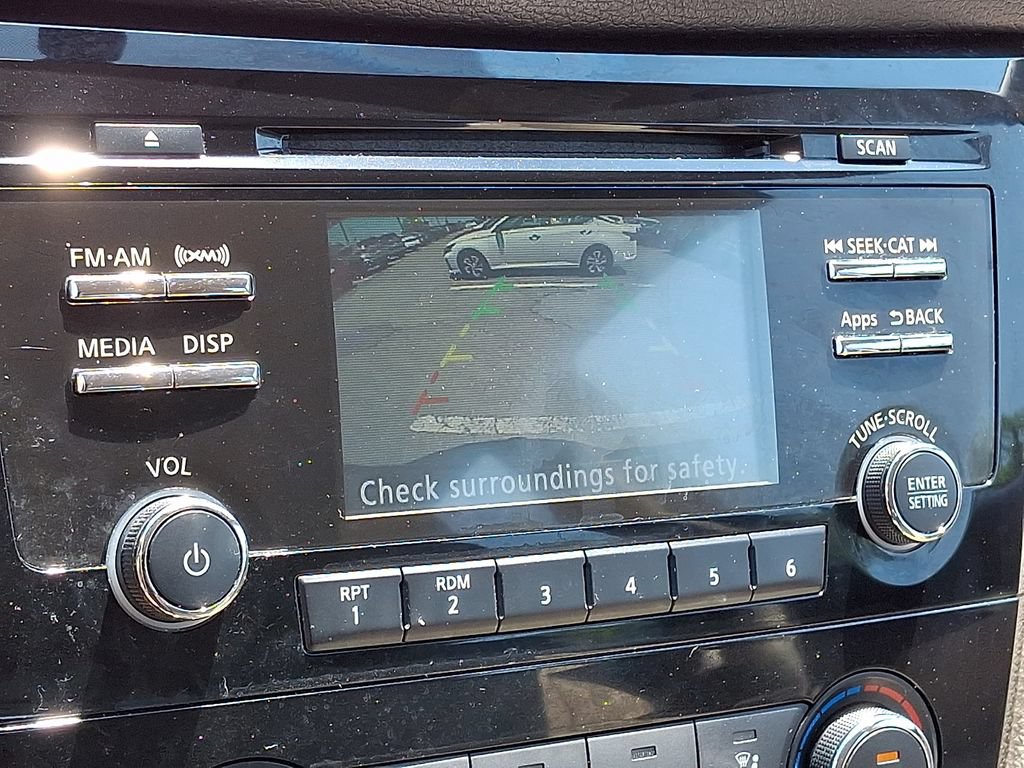 Used 2015 Nissan Rogue S AWD/4WD image 17