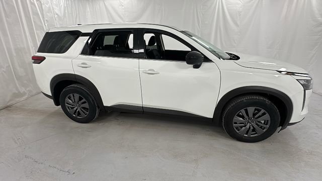 New 2026 Nissan Pathfinder S image 2