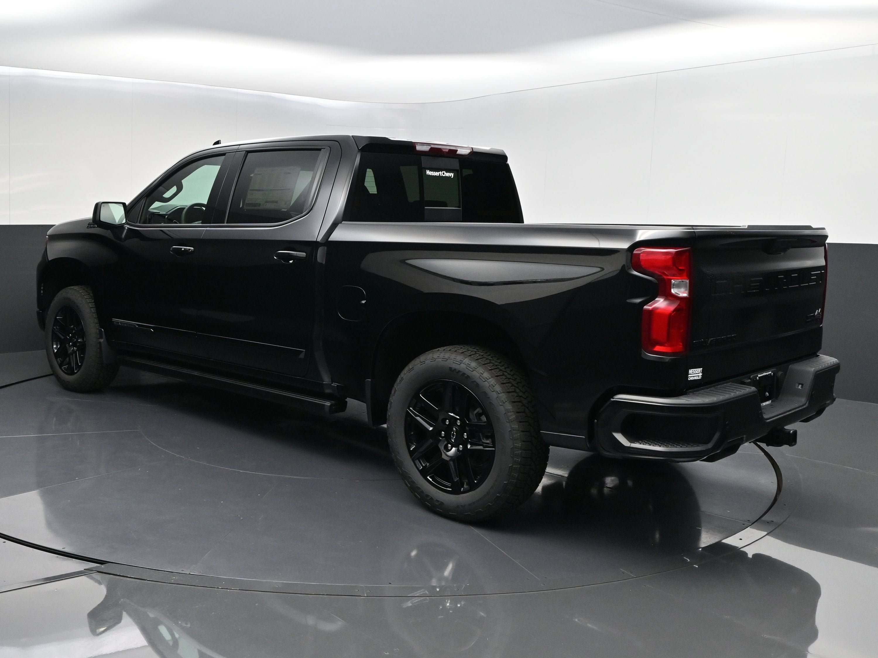 New 2026 Chevrolet Silverado 1500 High Country w/ Midnight Edition AWD/4WD image 6