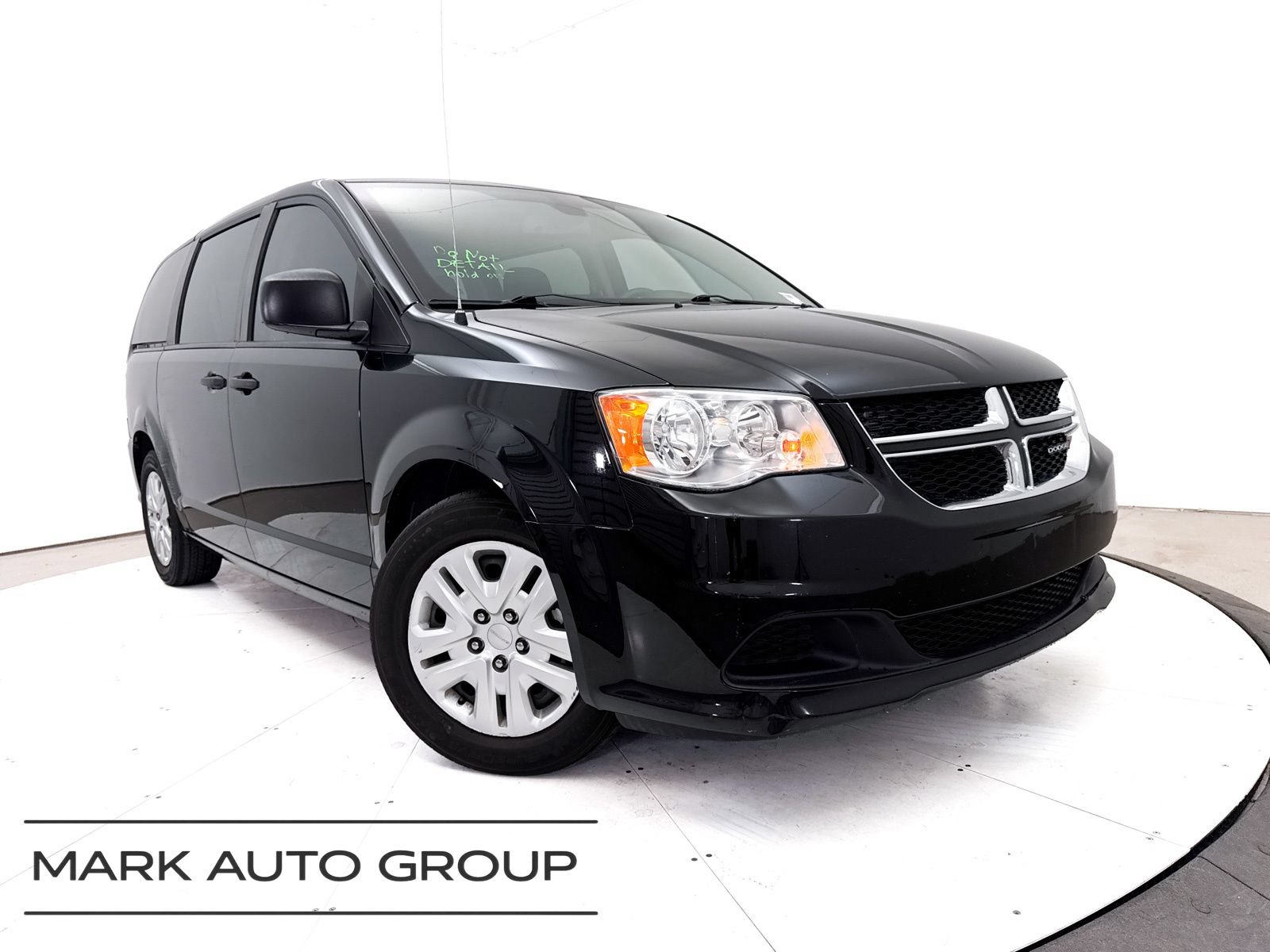 Used 2020 Dodge Grand Caravan SE w/ UConnect Hands-Free Group