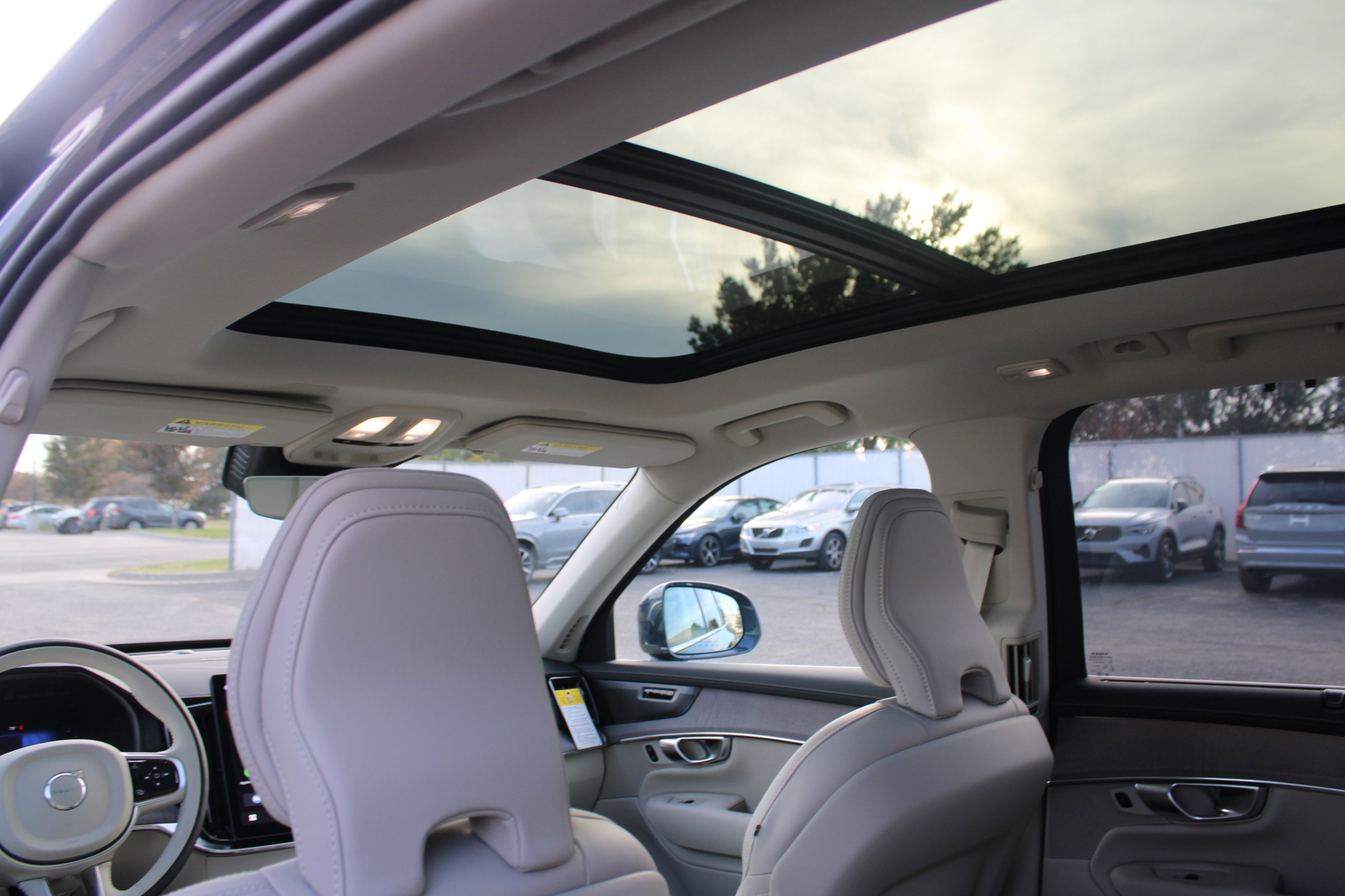 New 2026 Volvo XC90 T8 Ultra w/ Protection Package Premier AWD/4WD image 34