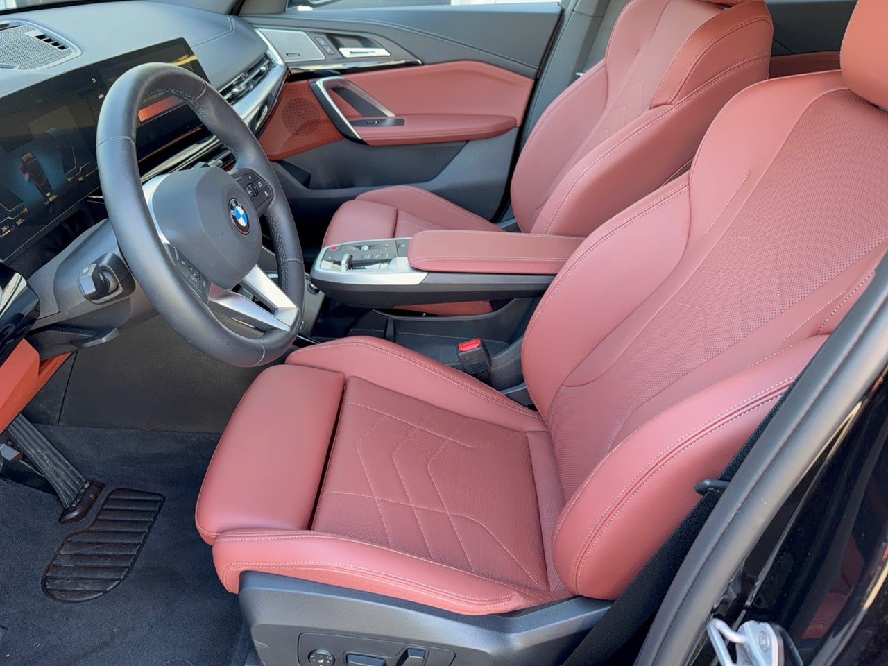 Certified 2026 BMW X2 xDrive28i w/ Technology Package AWD/4WD image 5