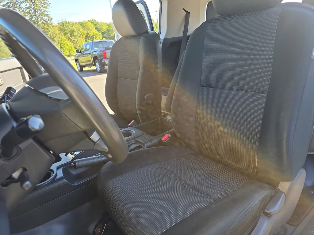 Used 2013 Toyota FJ Cruiser 4WD image 15