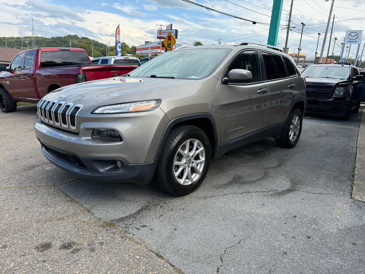 Used 2017 Jeep Cherokee Latitude w/ Safety/Convenience Group image 7