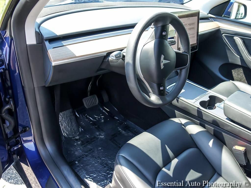 Used 2024 Tesla Model Y Long Range AWD/4WD image 11