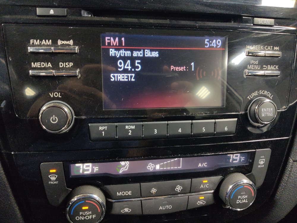 Used 2017 Nissan Rogue SV image 25