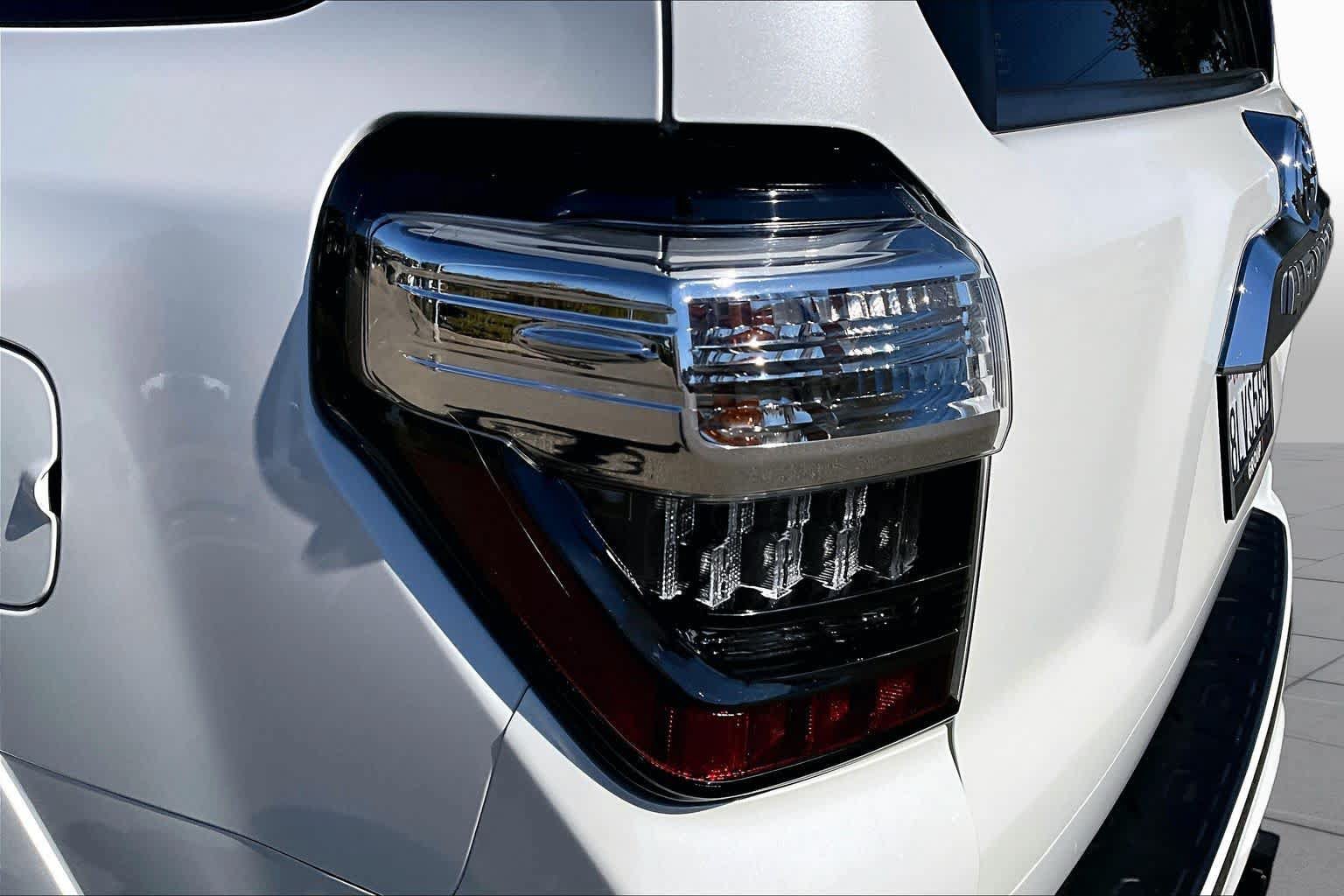 Used 2014 Toyota 4Runner Limited AWD/4WD image 28