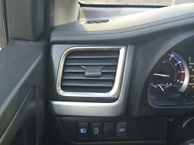 Used 2019 Toyota Highlander XLE image 46