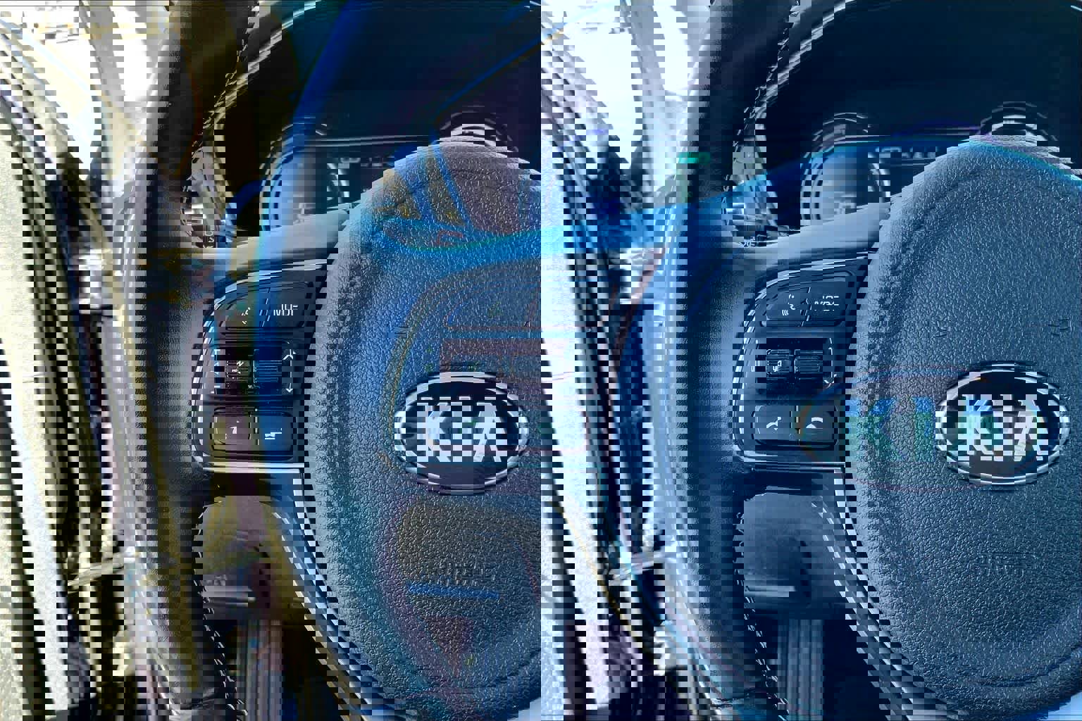 Used 2020 Kia Niro EX w/ Cold Weather Package image 19