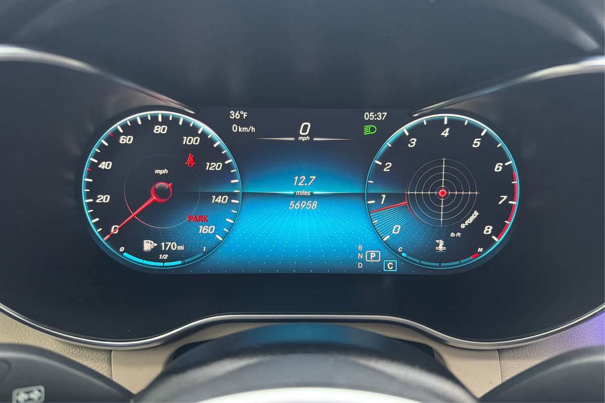 Used 2021 Mercedes-Benz GLC 300 4MATIC w/ Premium Package image 17