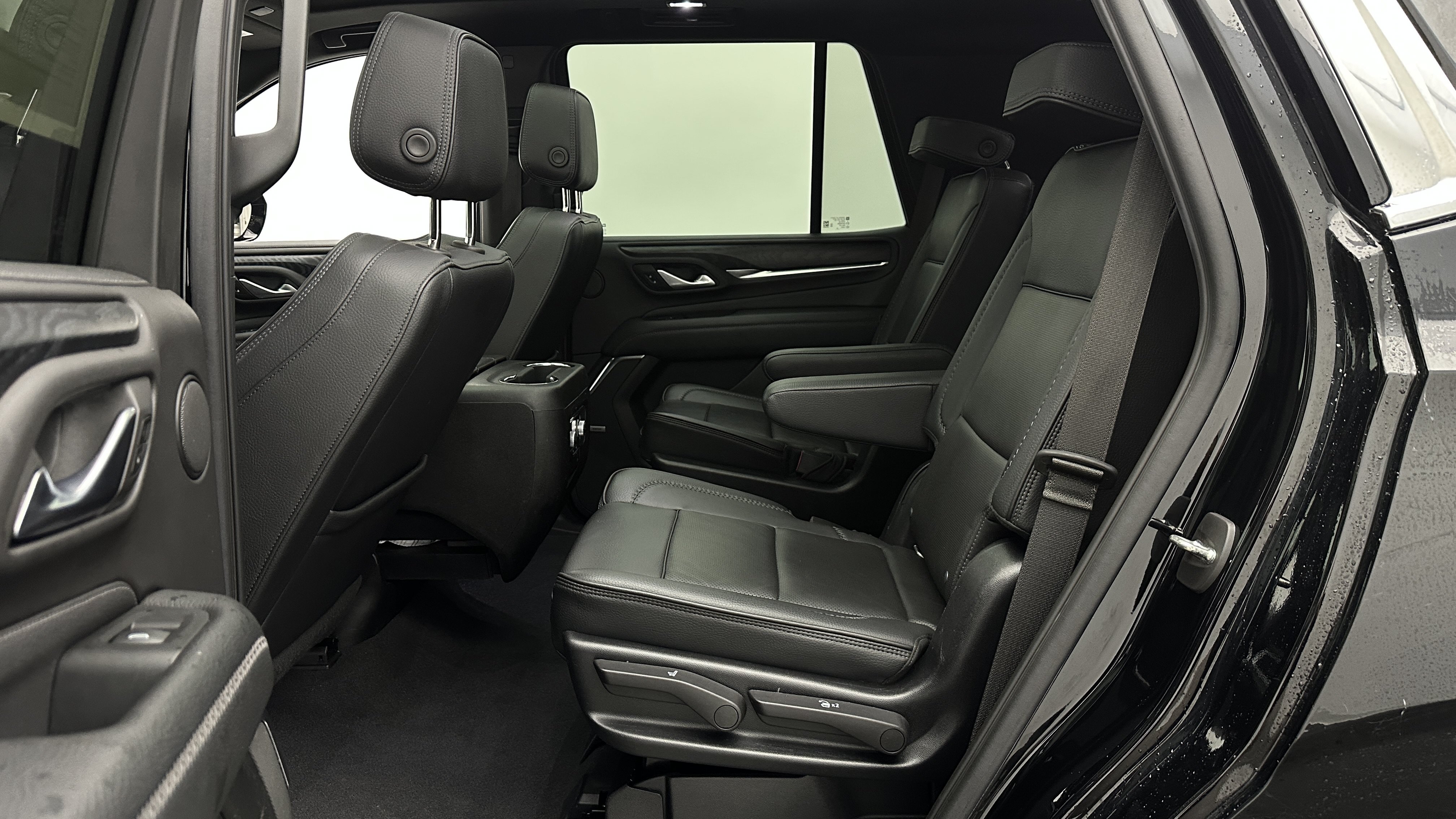 Used 2022 GMC Yukon Denali RWD image 28