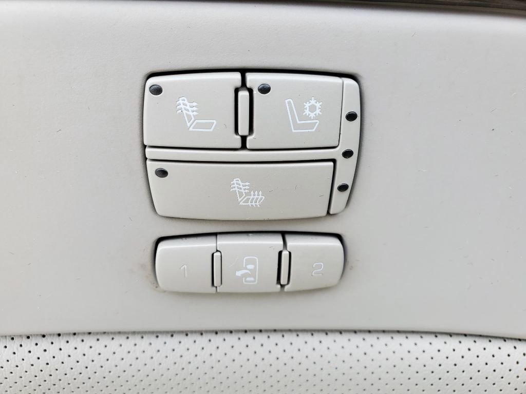 Used 2011 Cadillac DTS Premium FWD image 15