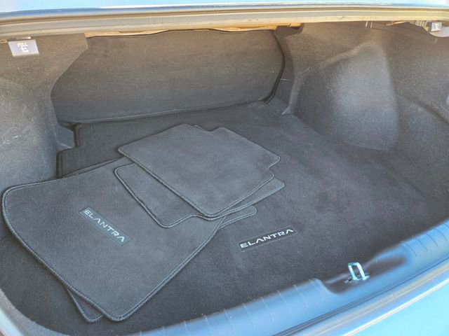 Used 2023 Hyundai Elantra SE image 18