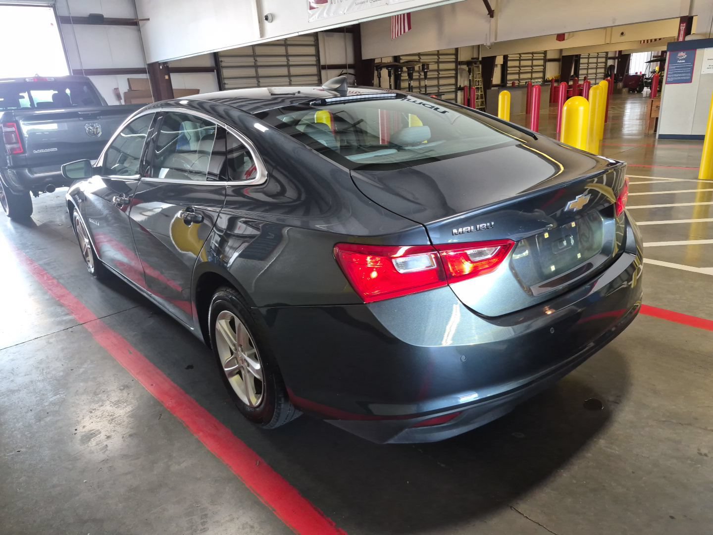 Used 2019 Chevrolet Malibu LS w/ Driver Confidence Package II FWD video 2