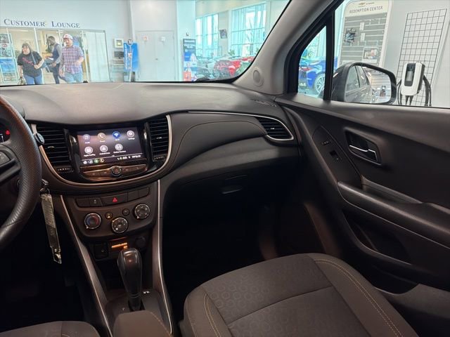 Used 2021 Chevrolet Trax LS image 25