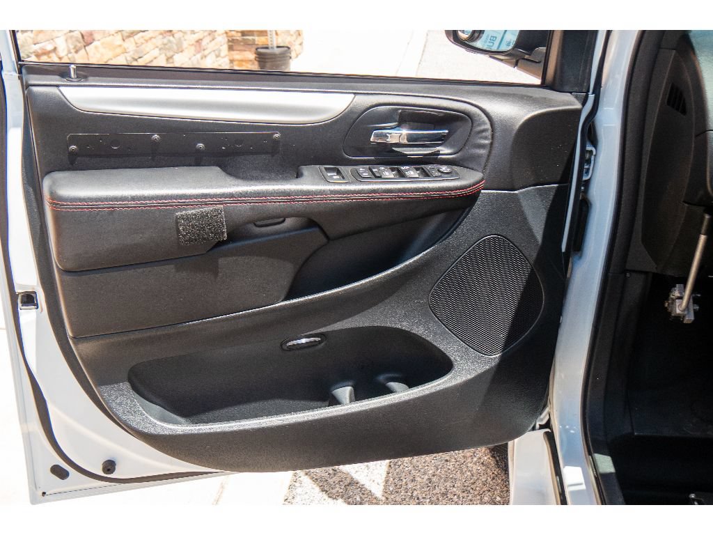 Used 2015 Dodge Grand Caravan R/T w/ Safety Sphere Group FWD image 11