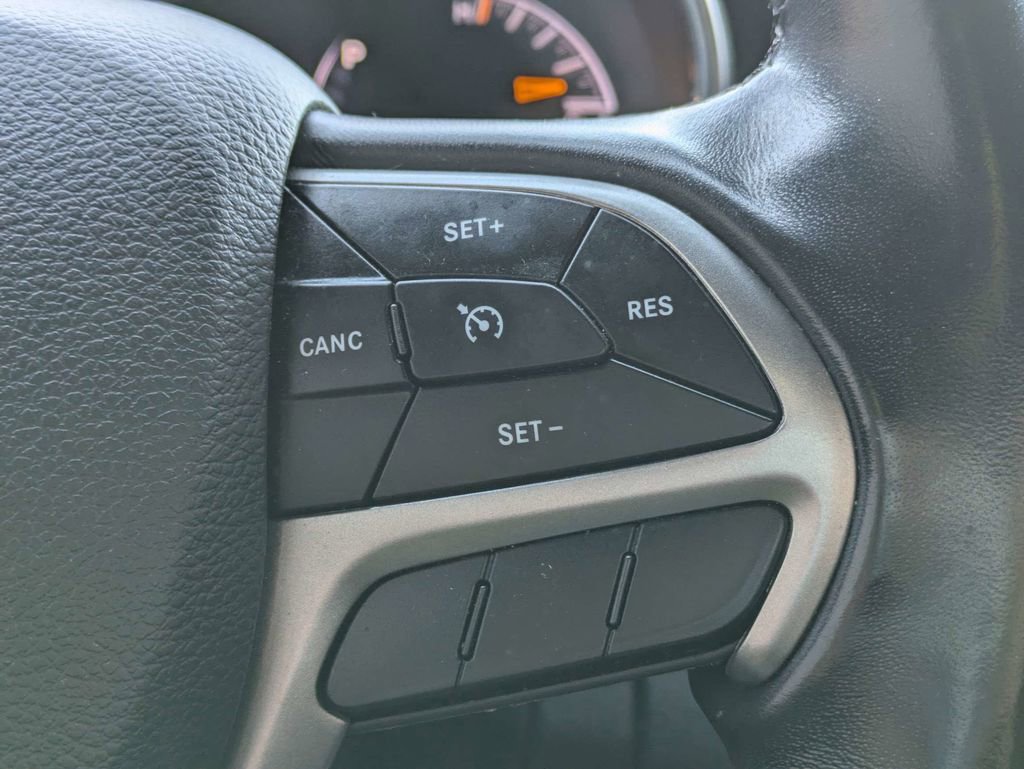 Used 2021 Jeep Grand Cherokee Laredo image 33