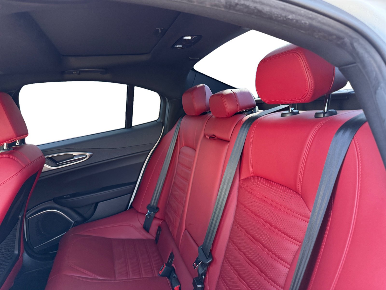 Used 2022 Alfa Romeo Giulia Veloce image 11