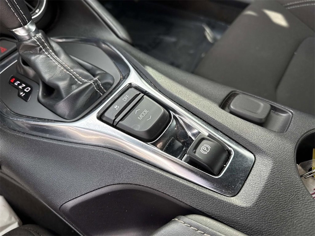 Used 2021 Chevrolet Camaro LT image 19