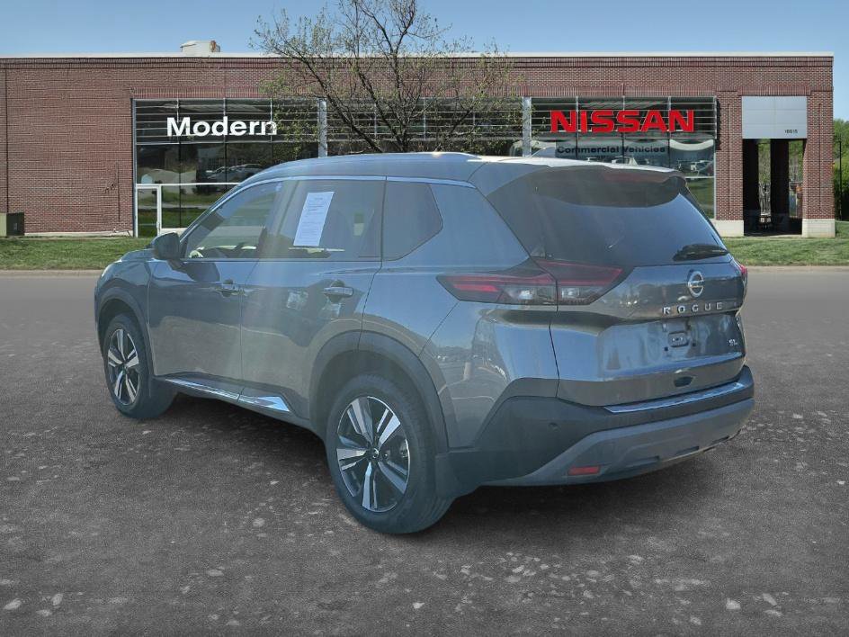 Certified 2021 Nissan Rogue SL image 2