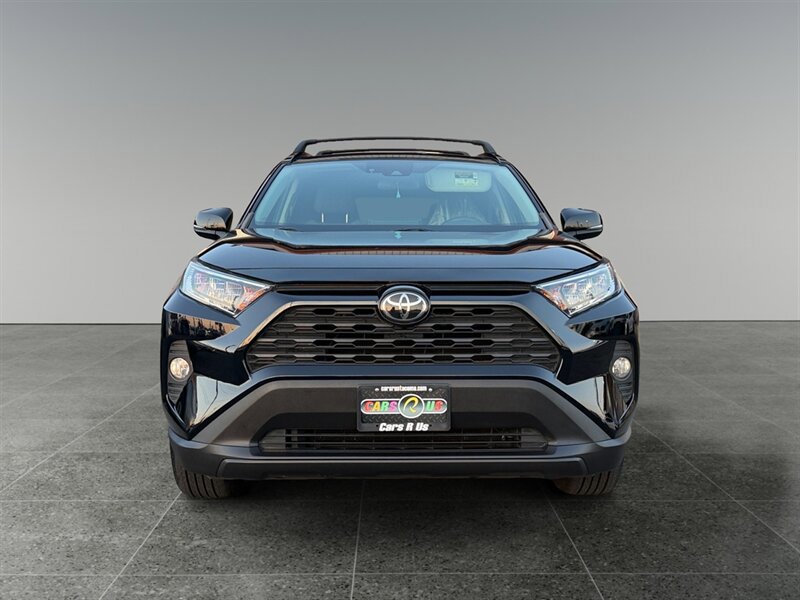 Used 2020 Toyota RAV4 XLE w/ XLE Grade Weather Package AWD/4WD image 9