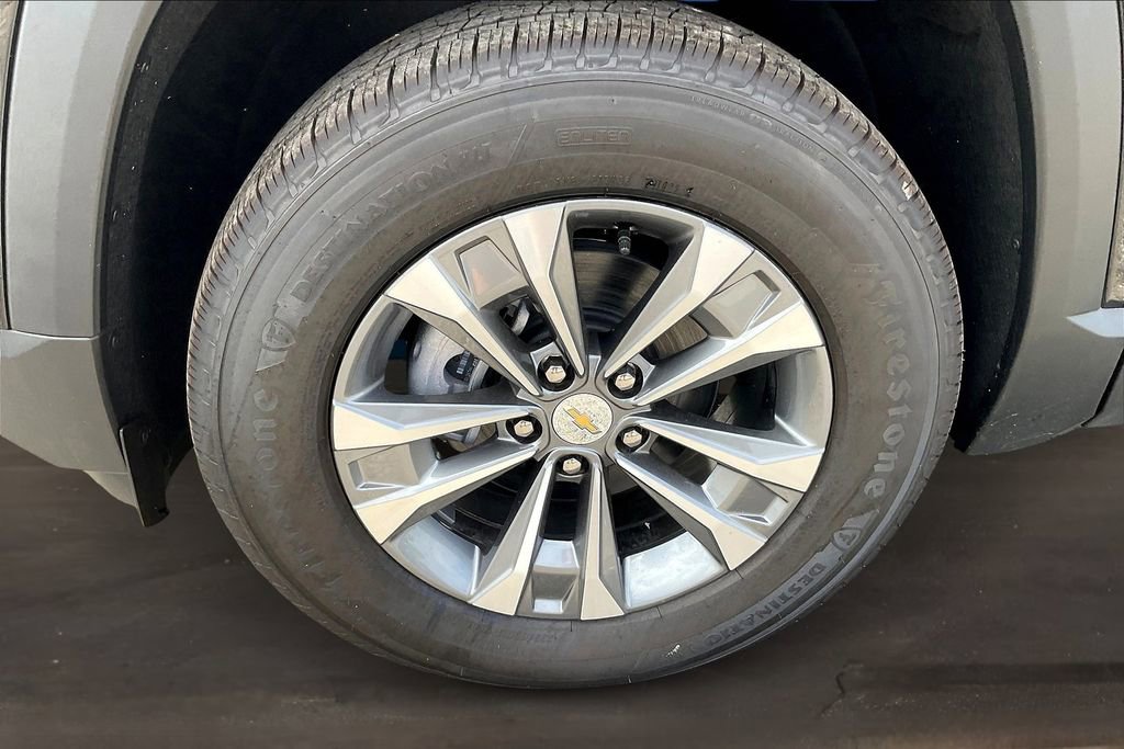 New 2026 Chevrolet Equinox LT w/ LPO, Floor Liner Package image 13