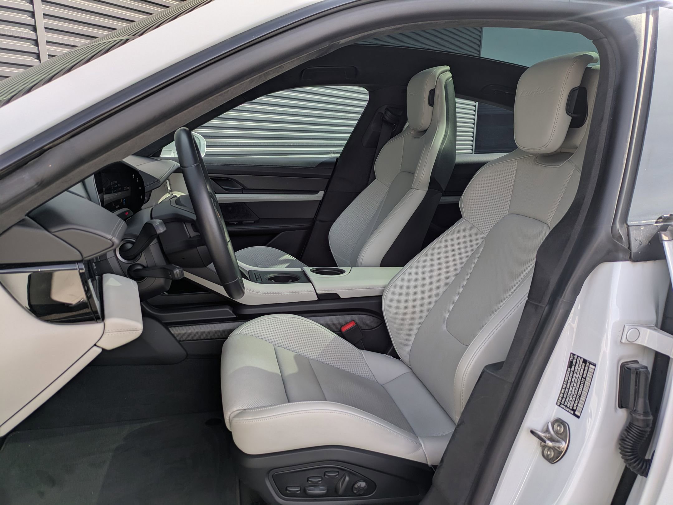 Certified 2022 Porsche Taycan Turbo S image 5