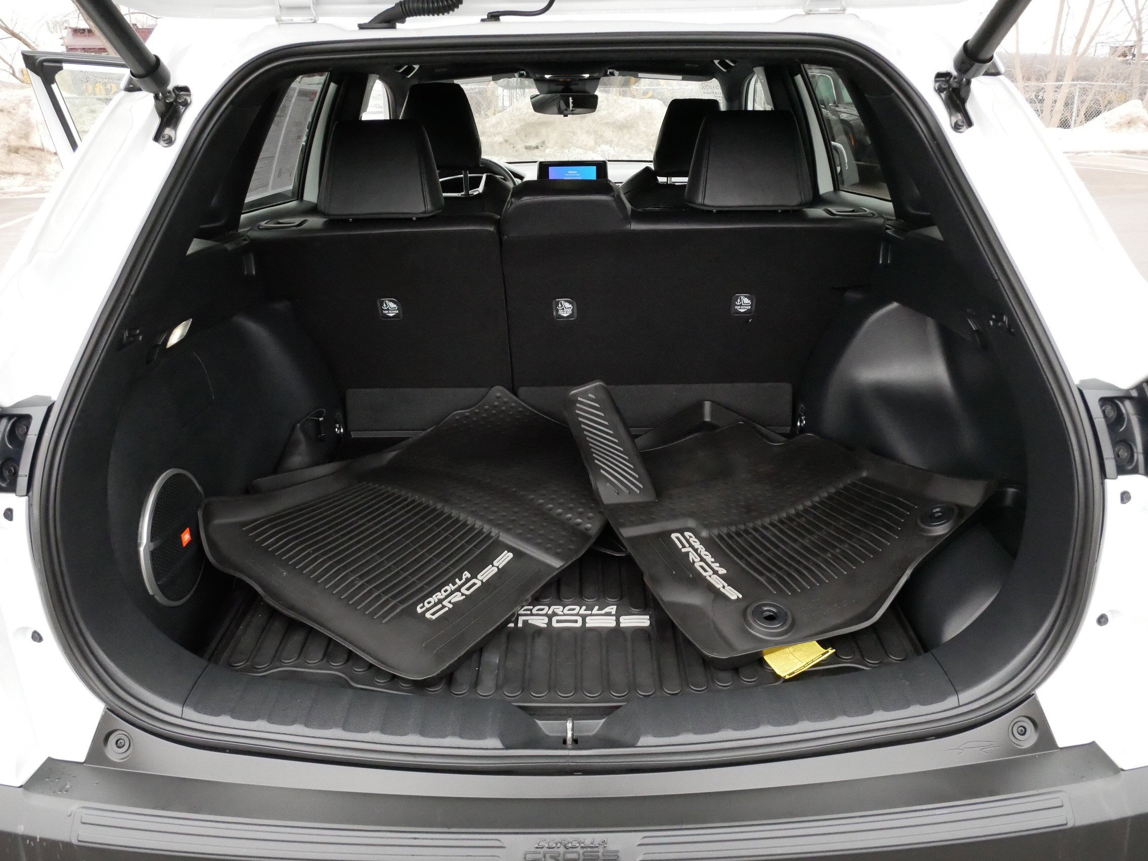 Used 2024 Toyota Corolla Cross XSE w/ Convenience Package image 18