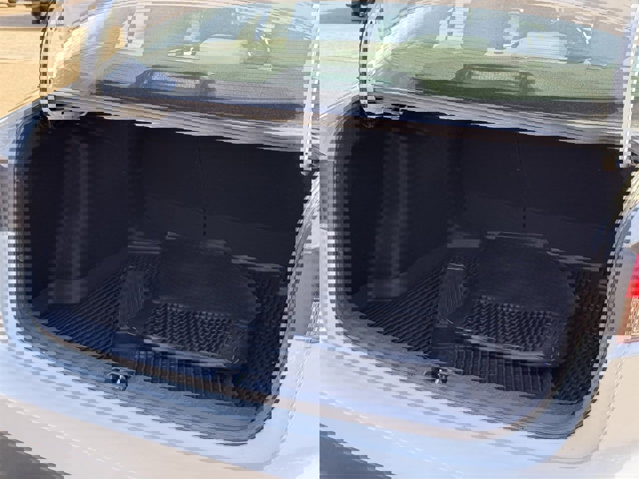 Used 2022 Toyota Corolla LE image 29