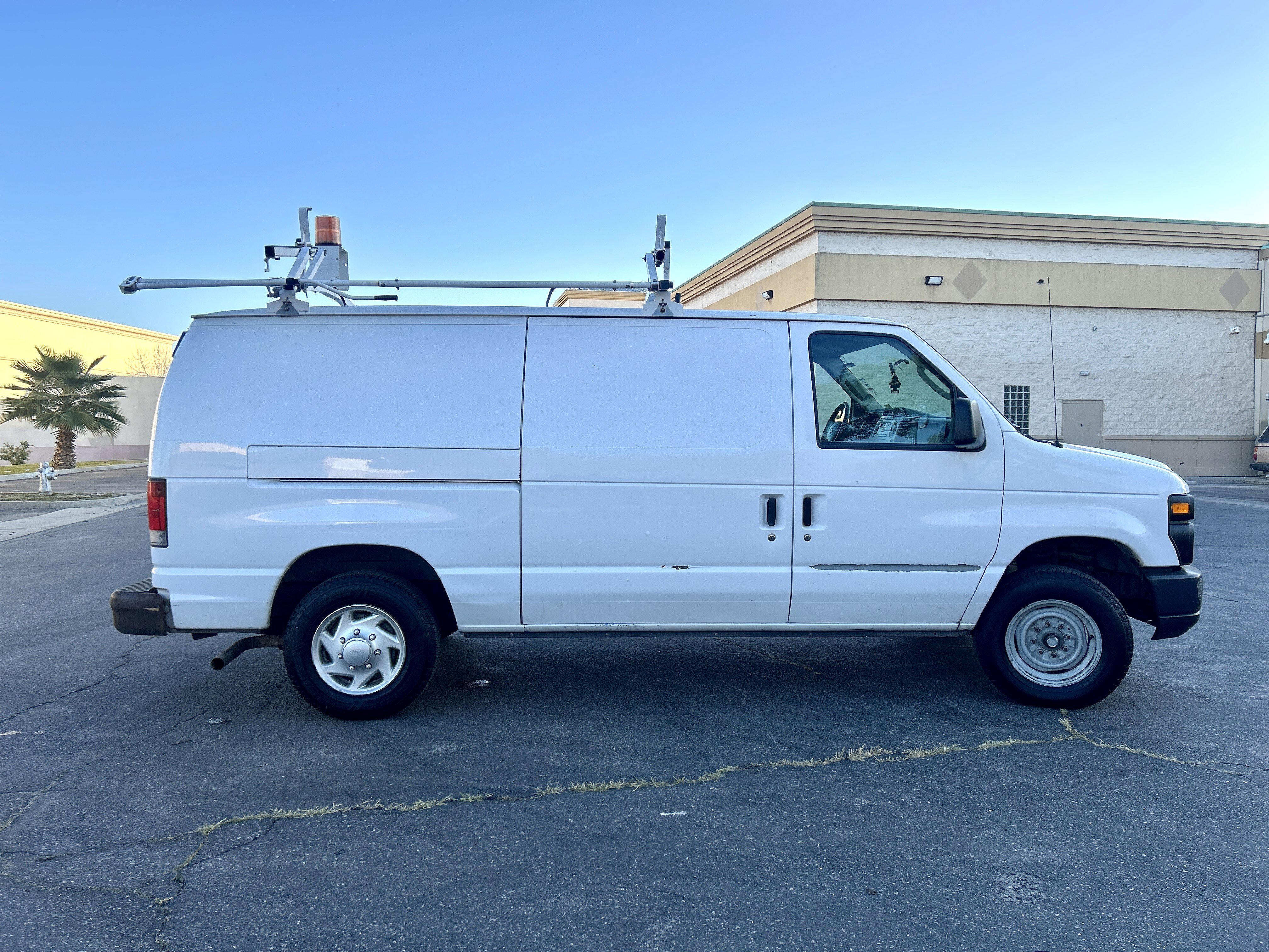 Used 2013 Ford E-150 and Econoline 150 RWD image 5