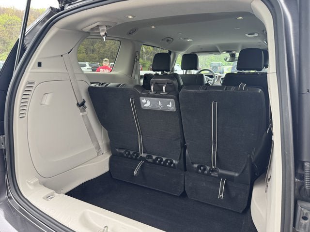 Used 2020 Chrysler Voyager Lxi FWD image 5