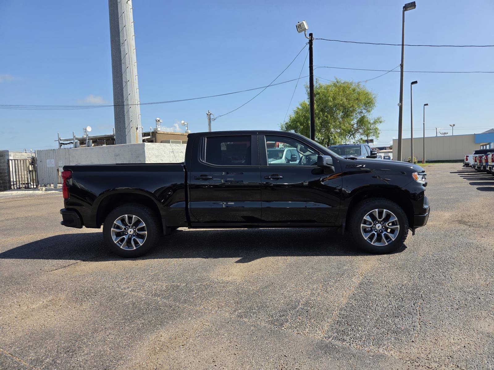 New 2026 Chevrolet Silverado 1500 RST w/ Z71 Off-Road Package AWD/4WD image 6