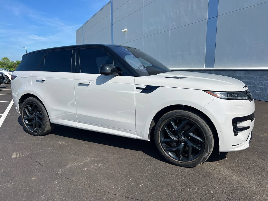 Used 2023 Land Rover Range Rover Sport SE Dynamic AWD/4WD image 2
