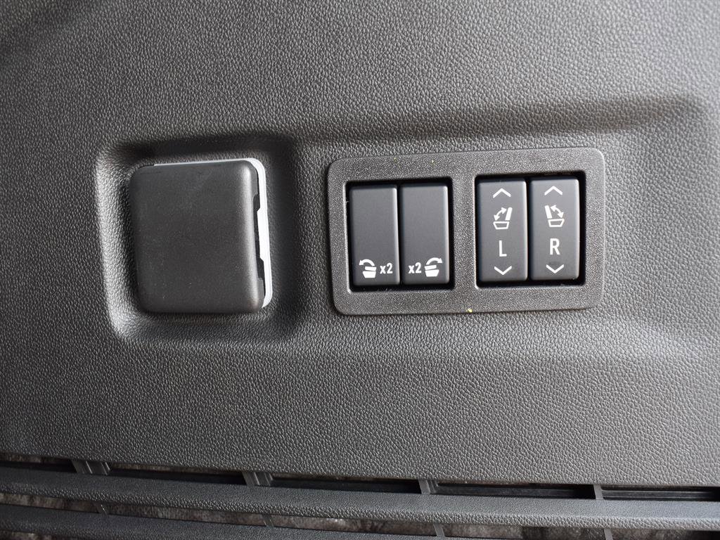 New 2026 GMC Yukon XL Elevation w/ Elevation Premium Package image 13