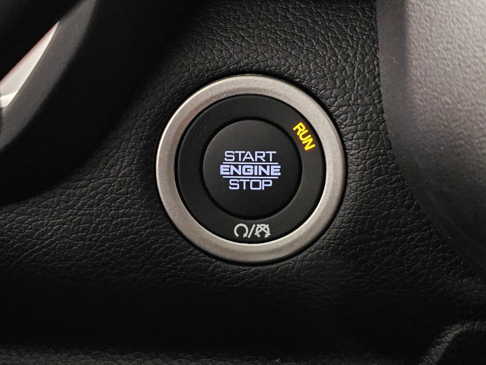New 2026 RAM 2500 Laramie AWD/4WD image 17