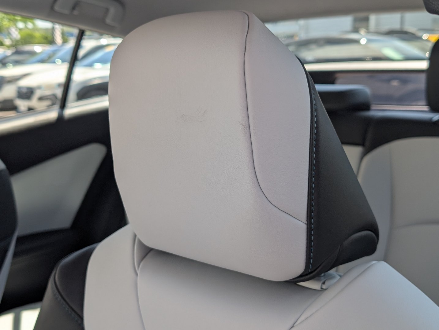 Used 2017 Toyota Prius Four FWD image 12