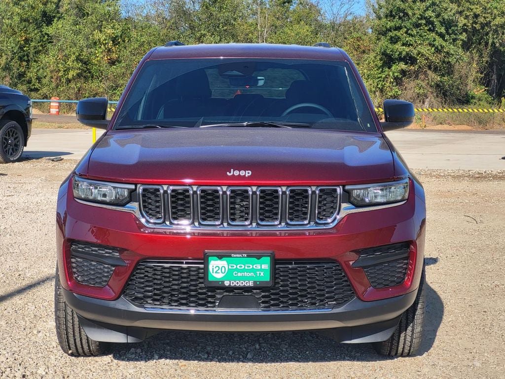 New 2025 Jeep Grand Cherokee Laredo RWD image 3