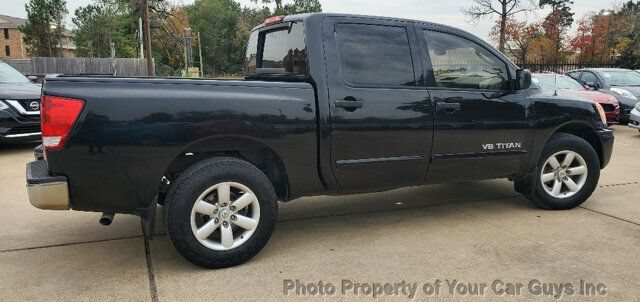 Used 2010 Nissan Titan SE RWD image 12
