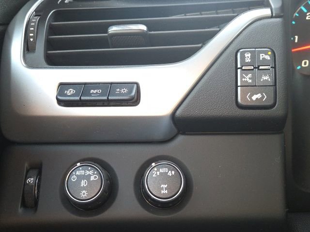 Used 2018 Chevrolet Suburban Premier image 33