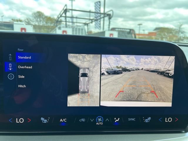 New 2026 Chevrolet Traverse LT w/ Sun and Wheel Package image 23