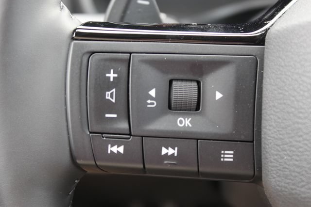 Used 2026 Nissan Rogue Platinum w/ Platinum Premium Package AWD/4WD image 14