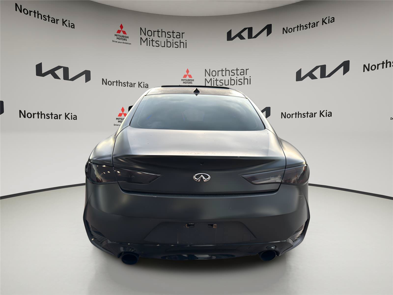Used 2018 INFINITI Q60 Red Sport 400 AWD/4WD image 3