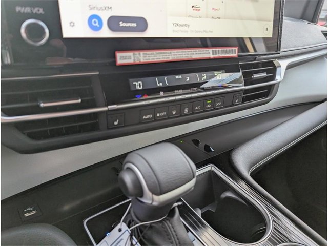 New 2025 Toyota Sienna XSE image 19