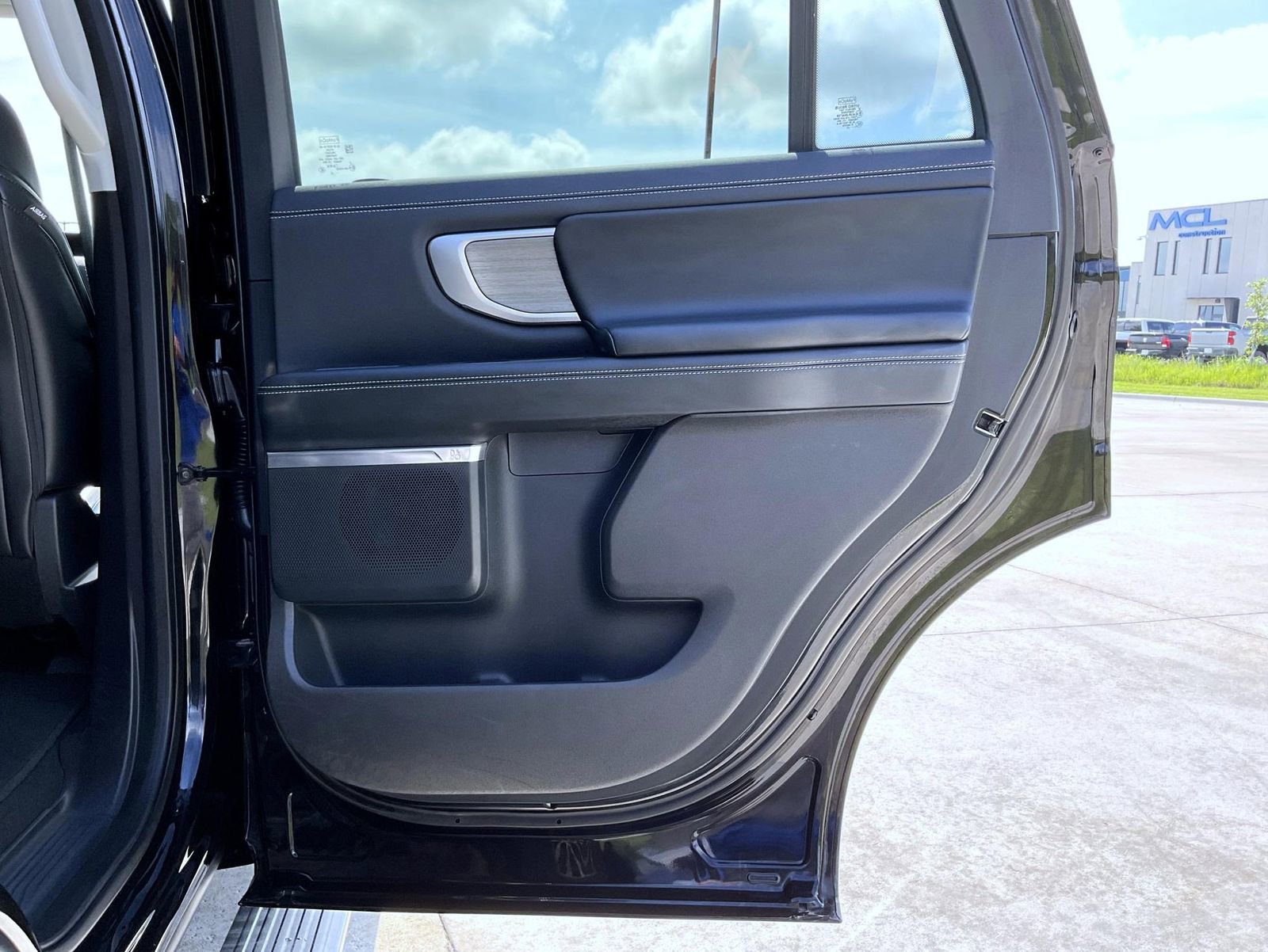 Used 2025 Ford Expedition Platinum AWD/4WD image 18