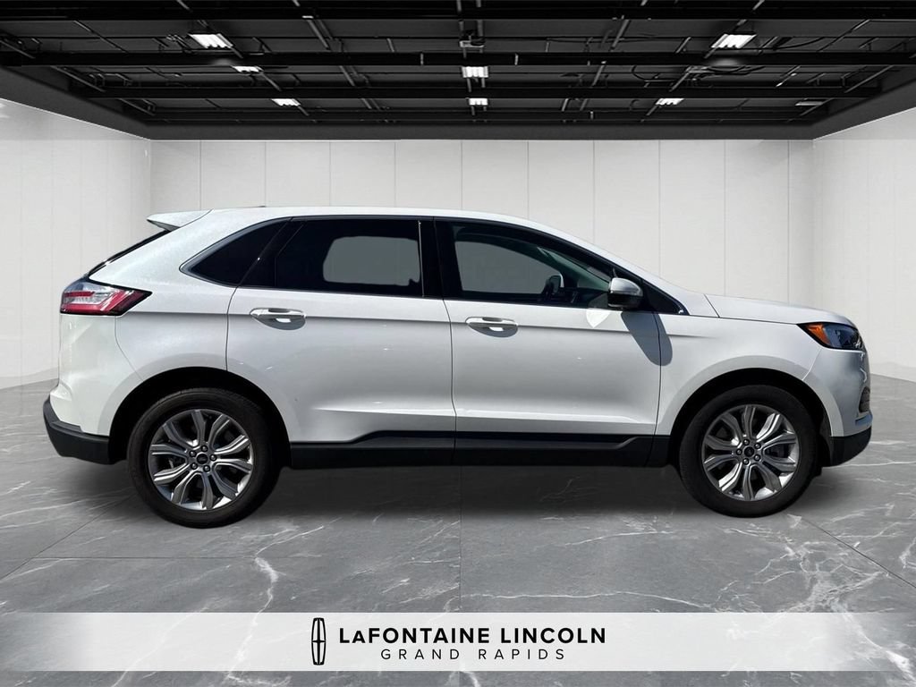 Used 2023 Ford Edge Titanium AWD/4WD image 6