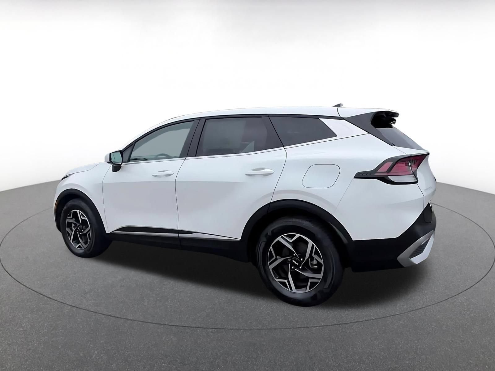 Used 2025 Kia Sportage LX FWD image 10