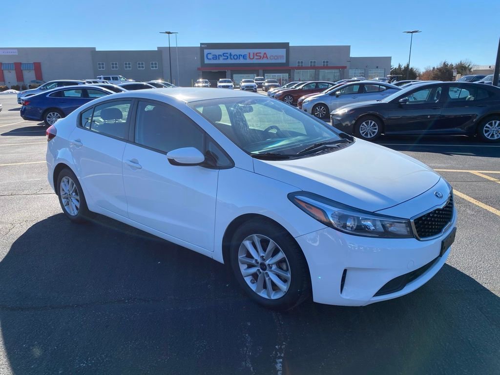 Used 2017 Kia Forte S image 1