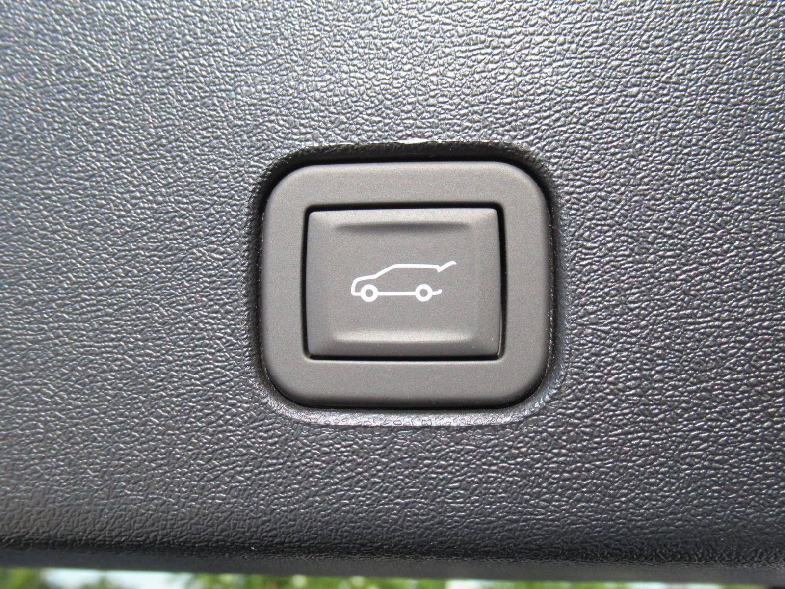 Certified 2025 Cadillac Optiq Sport 2 AWD/4WD image 36