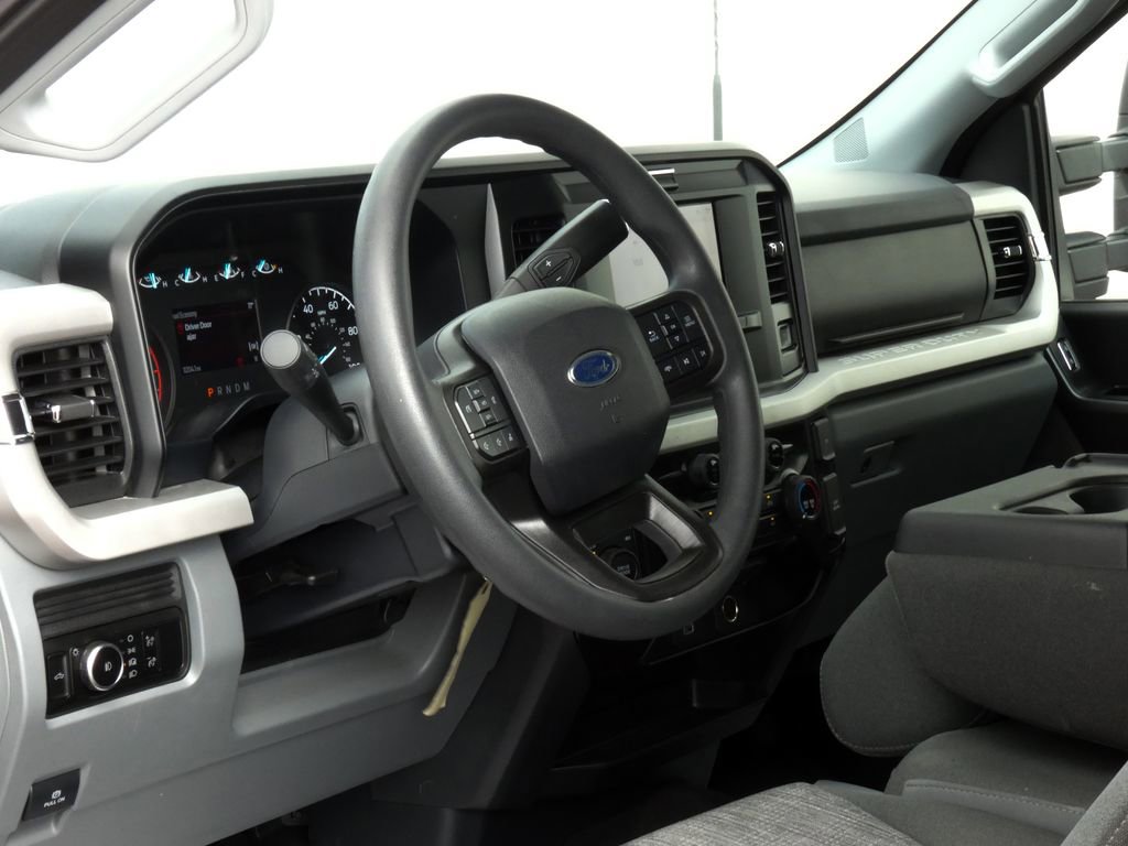 Used 2026 Ford F250 XLT w/ Snow Plow/Camper Package image 9